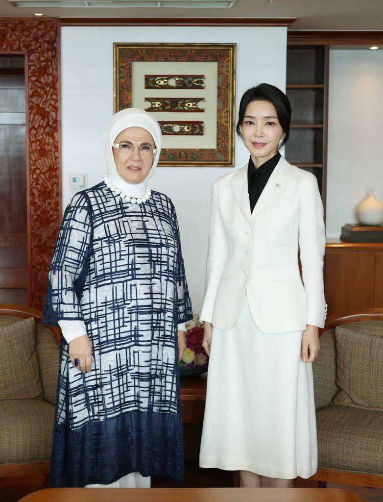 Emine Erdogan og Keon-Hee Kim