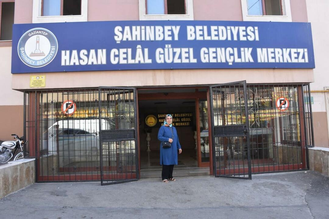 Zeliha Kılıç, som kom til Şahinbey-fasilitetene som trainee, ble igjen som lærer