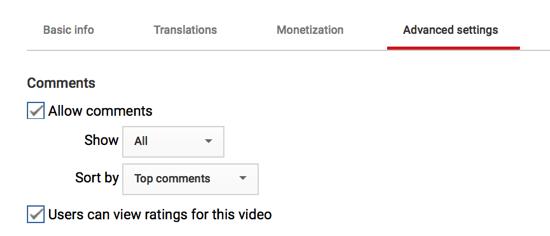 Du kan også tilpasse hvordan kommentarer vises på YouTube-kanalen din hvis du velger å tillate dem.