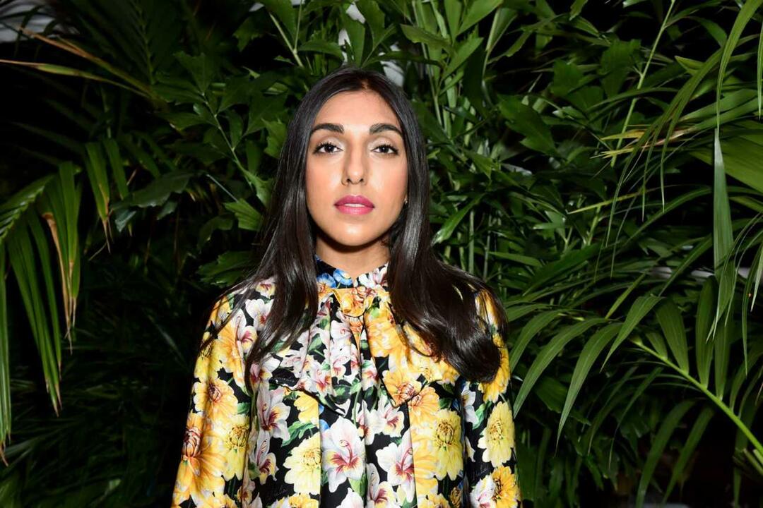 Den kanadiske poeten Rupi Kaur motarbeidet Det hvite hus! "Stopp folkemordet"