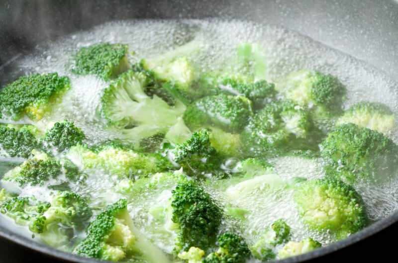 Hvordan kurere kokt brokkoli juice? Brokkolikur