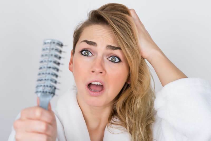 Hva er bra for håravfall? Forårsaker håravfall under graviditet og etter fødsel?