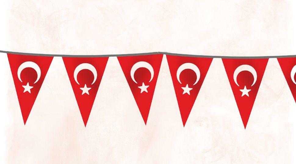 Özgüvenal String Ornament Triangle tyrkisk flagg
