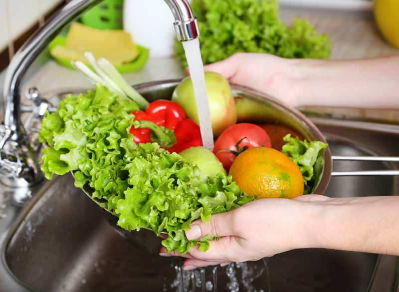 Hvordan skal frukt og grønnsaker vaskes? Disse feilene forårsaker forgiftning!