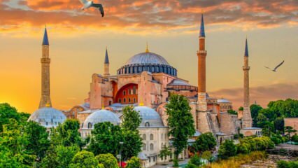 Hvor og hvordan komme til Hagia Sophia-moskeen? I hvilket distrikt ligger Hagia Sophia-moskeen