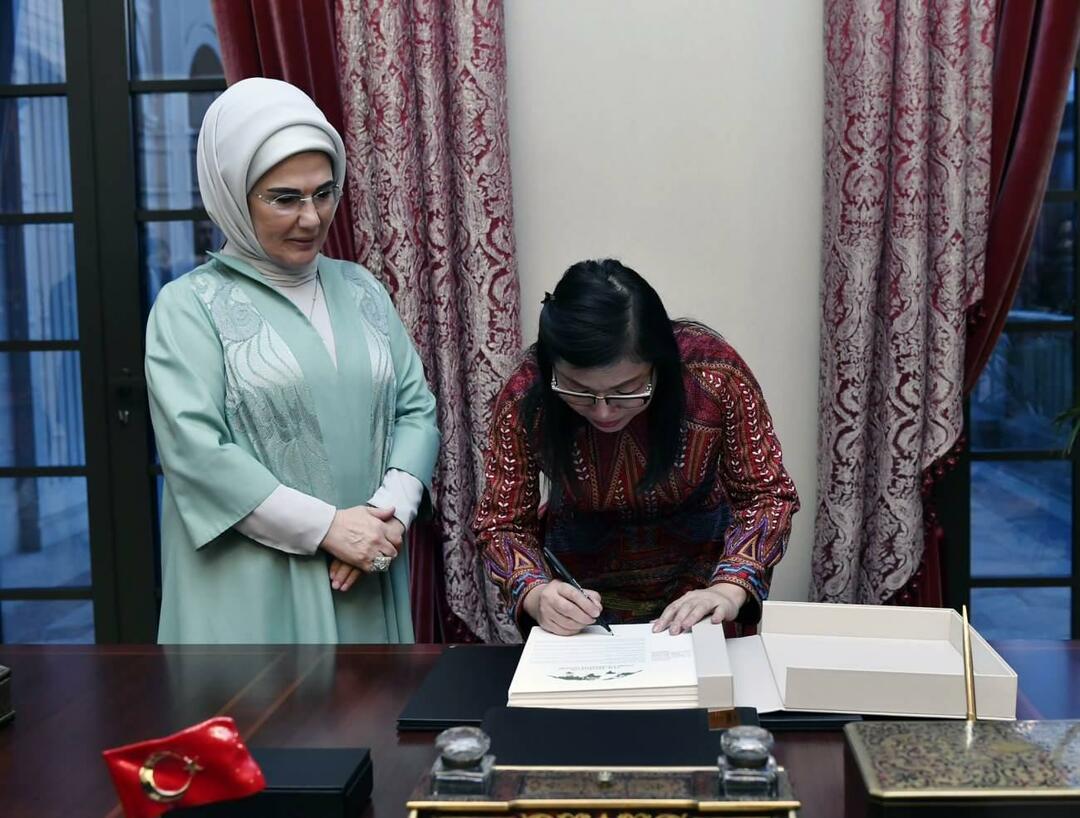 First Lady Erdoğan og statsministeren i Vietnam