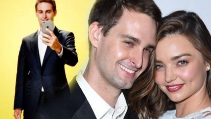 Miranda Kerr, modellfruen til grunnleggeren av Snapchat, ansiktet til Evan er hovent!