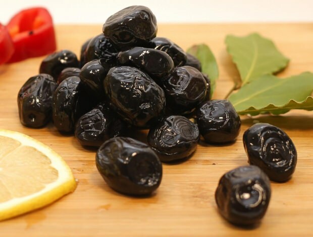 Hvordan fjerne olivenkjernen?