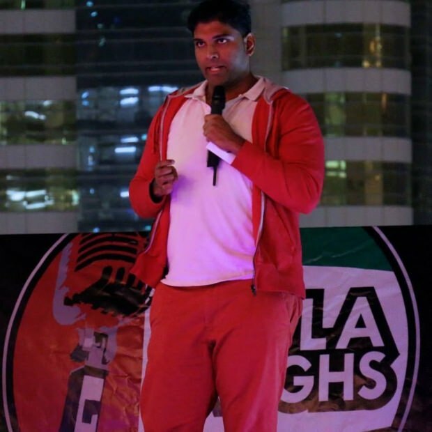 Den indiske komikeren Manjunath Naidu døde på scenen! Publikum forsto ikke