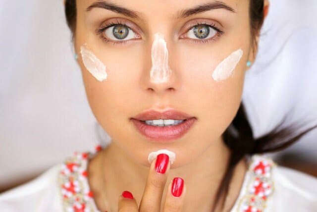 Slik rengjør du riktig hud: Ta en pause fra sminke