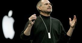Apple-gründer Steve Jobs tøfler er ute på auksjon! Selges for rekordpris