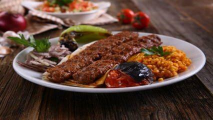 Hvordan lage ekte Adana kebab? Hjemmelaget oppskrift på Adana kebab