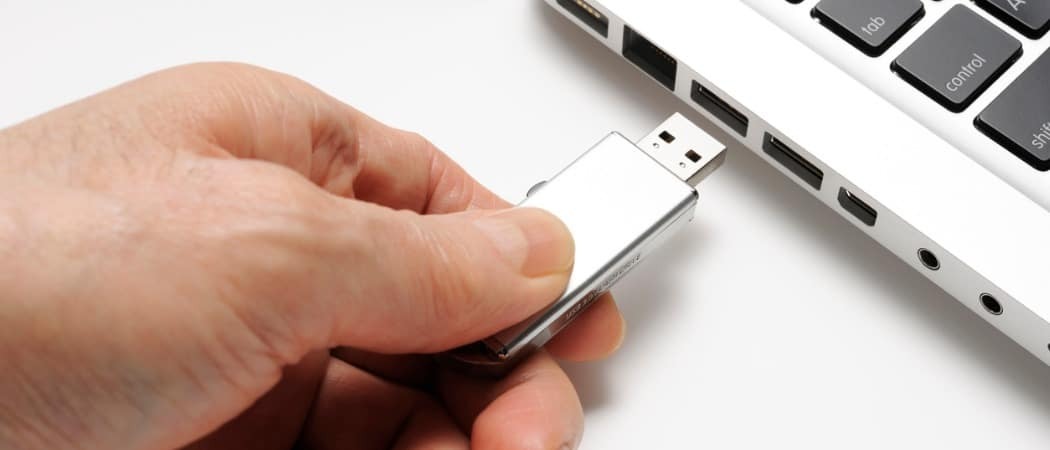 Spill bærbare spill fra en USB Flash Drive på jobben
