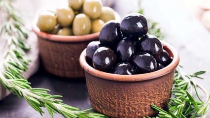 Hvordan få overflødig salt fra svarte oliven?