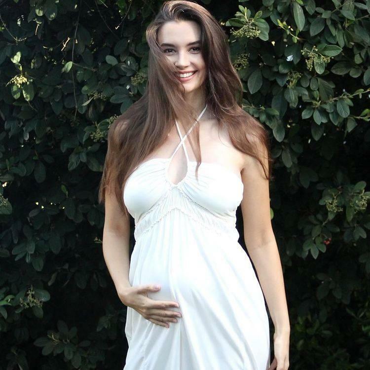 Leyla Lydia Tuğutlu graviditetspositur