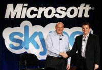 Skype solgte til Microsoft for 8 milliarder dollar, og Steve Ballmer ser ekstatisk ut