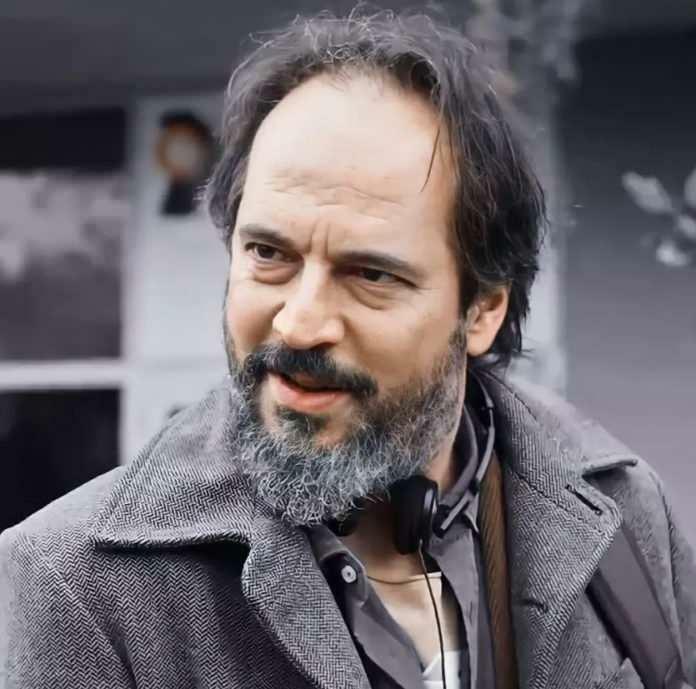 Timuçin Esen i TV-serien Son of the Shooter