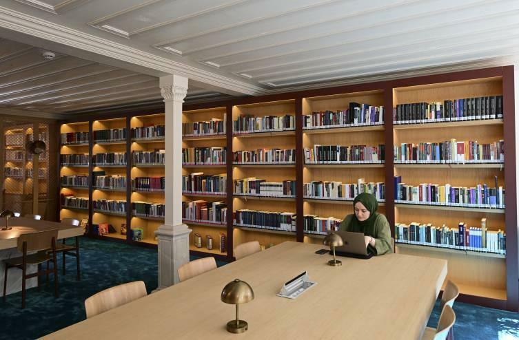 Ahmet Kalyoncu bibliotek