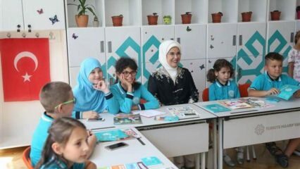 Førstedamen Erdoğan besøkte Maarif skoler