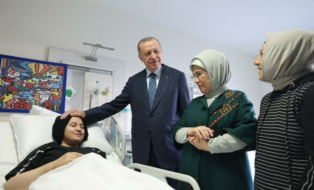 President Erdoğan og hans kone Emine Erdoğan møtte barna til katastrofen