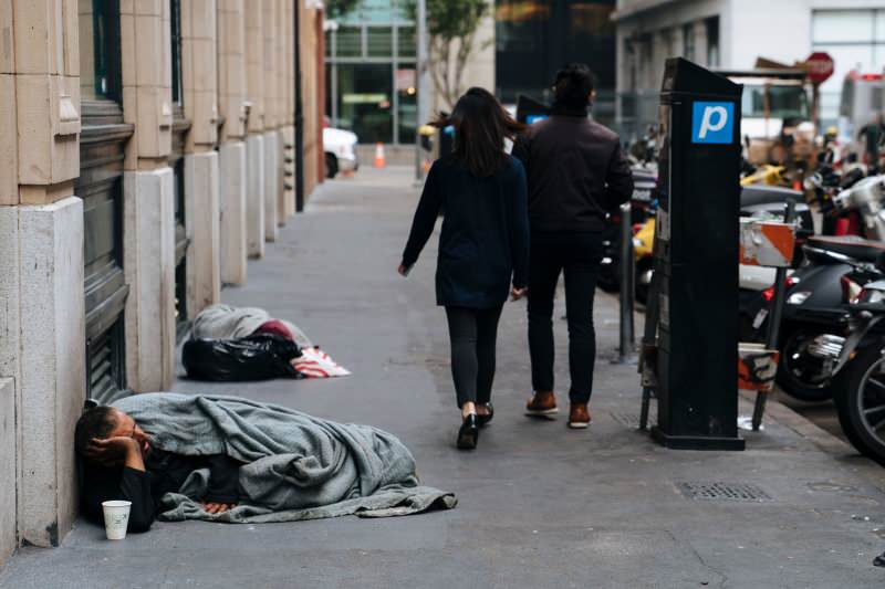 Antall hjemløse øker i Hollywood på grunn av korona