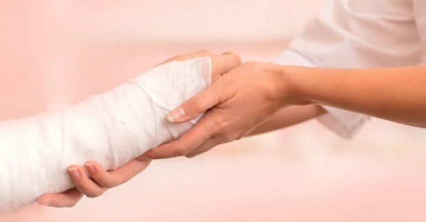 Er det symptomer på cyste (Ganglion) på hånden? Hva er behandlingsmetoden for håndcyst?