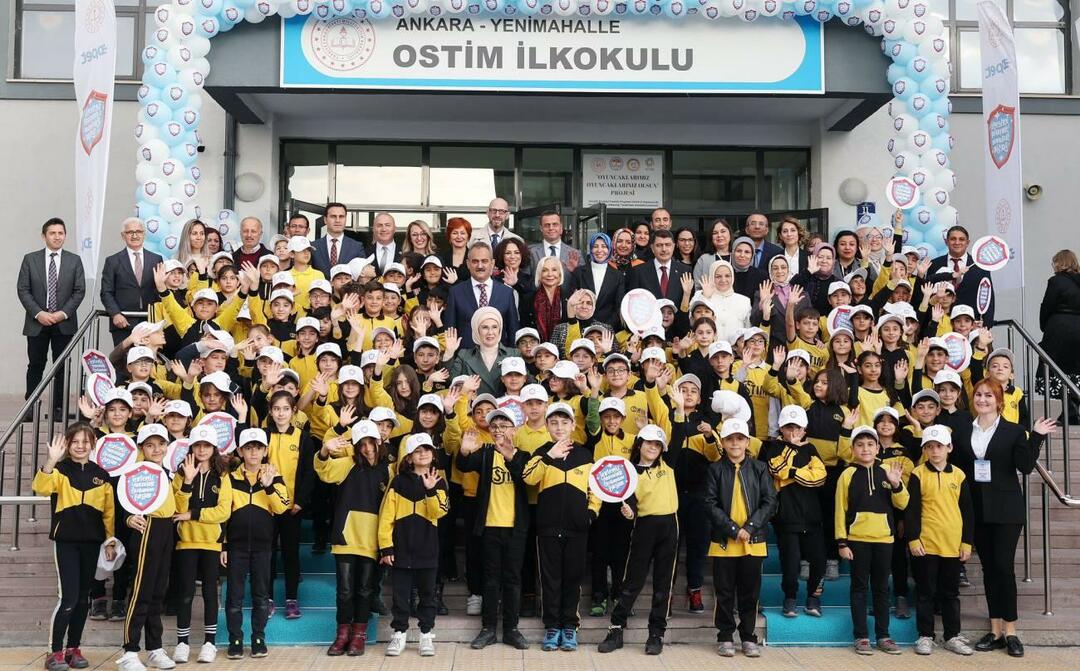 Emine Erdoğan besøkte Ostim Primary School