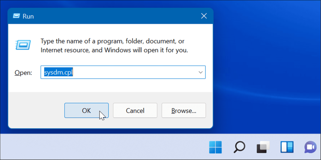 Kjør sysdm-cpl fix windows oppgavelinje som vises i fullskjerm