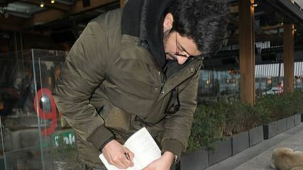 Engin Akyürek signerte en bok