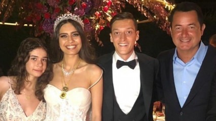 Acun Ilıcalı spiste middag med nygifte Amine og Mesut Özil