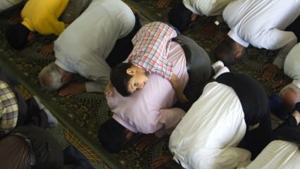 Bør barna tas med til tarawih-bønnen?