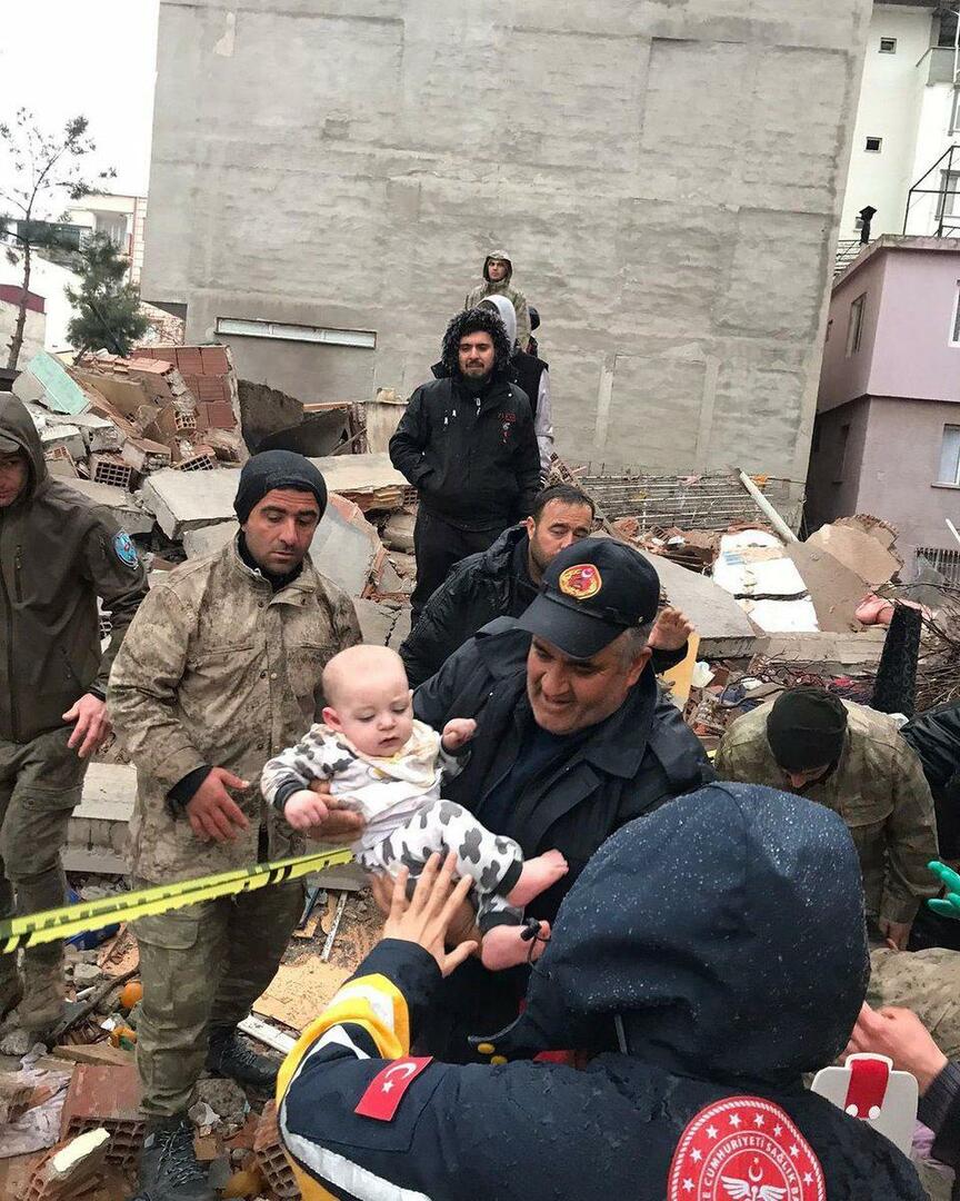 Bahadır Yenişehirlioğlu sa at vi vil fortsette å jobbe til den siste katastrofeoverlevende