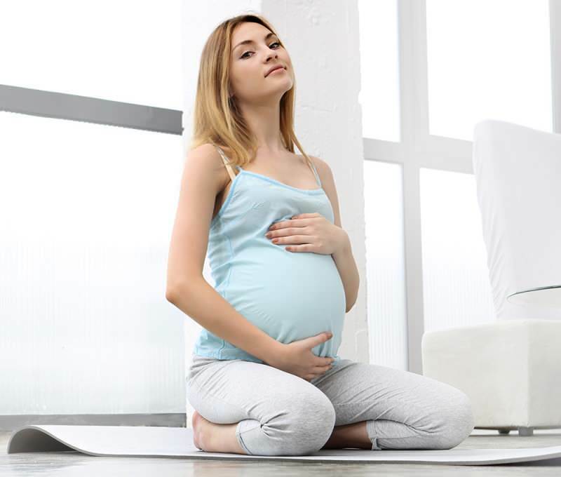 Passerer navlelinjen under graviditet? Brun magelinje