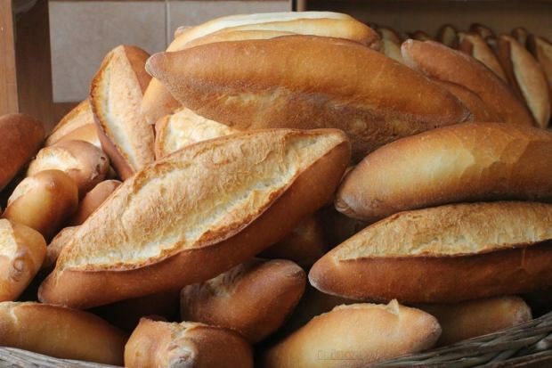 Er brød skadelig? Hva om du ikke spiser brød i 1 uke? Kan vi leve på bare brød og vann?
