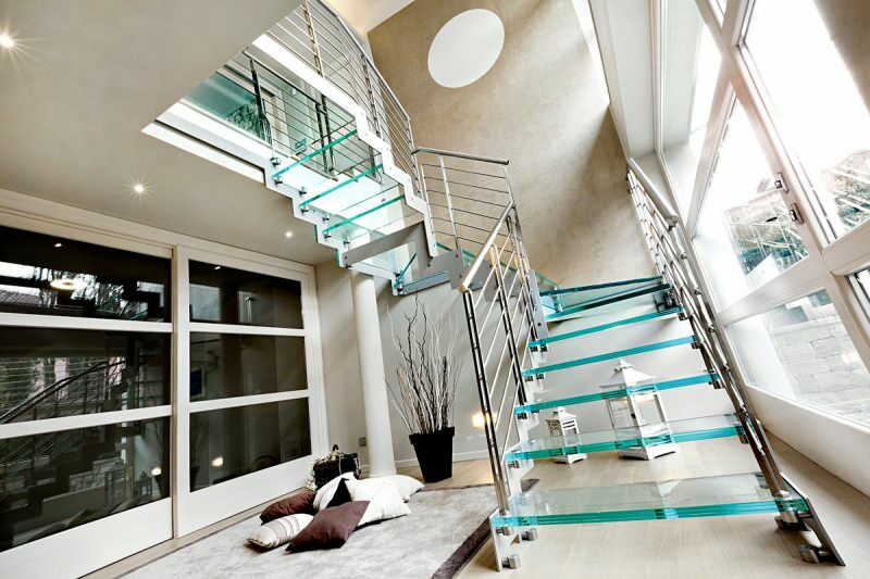 De mest stilige og nyttige trappemodellene for tosidige leiligheter