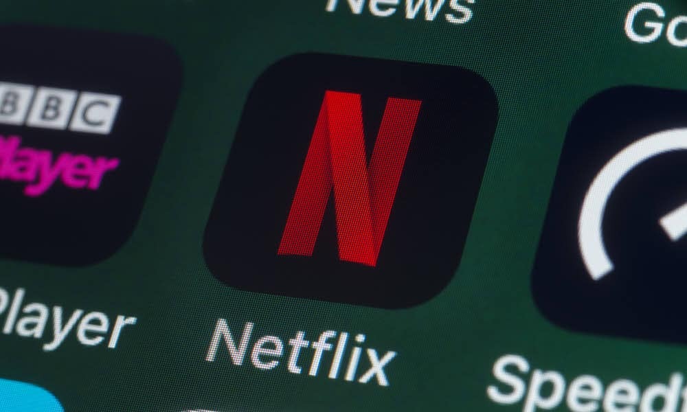 4 måter å se Netflix på flere skjermer samtidig