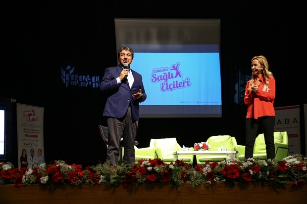 'Mustafa Sandal' deltok i arrangementet av kvinner fra Esenler