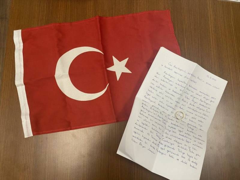 Lærerpar sendte forlovelsesring for å støtte Aserbajdsjan