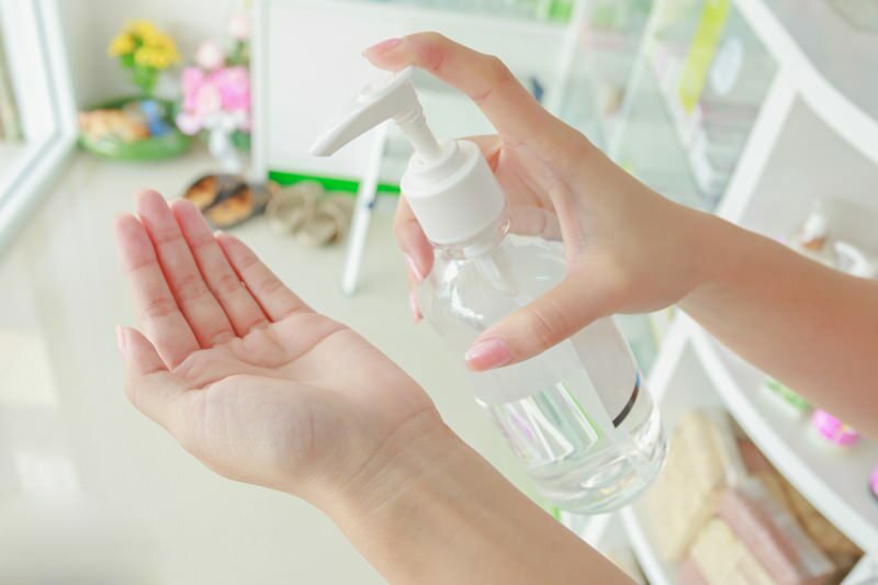 Hvordan lage hånddesinfeksjonsmiddel med naturlige metoder hjemme?