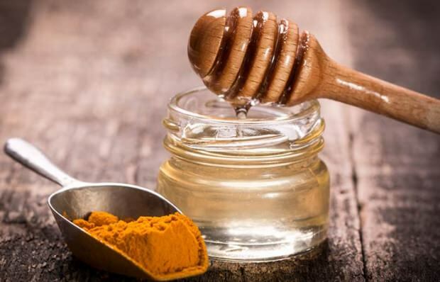 Fordelene med honning og gurkemeie