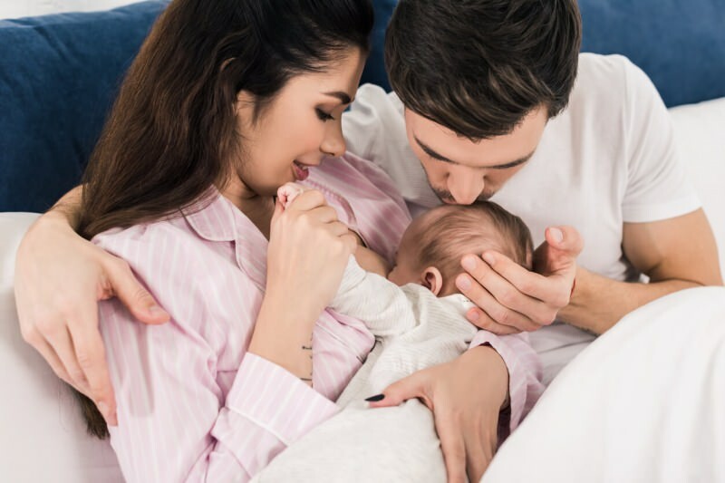 Nyfødte ammingsteknikker til babyen! Feil gjort av mødre mens du ammer