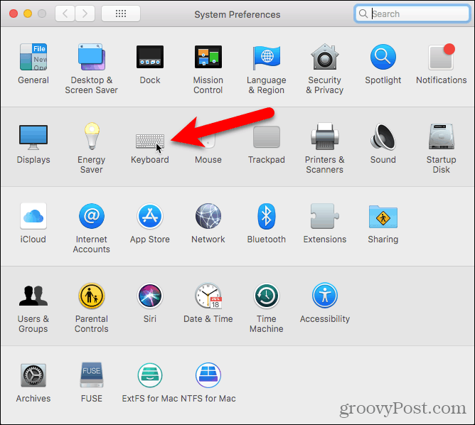 Klikk på Tastatur i Systemvalg på en Mac
