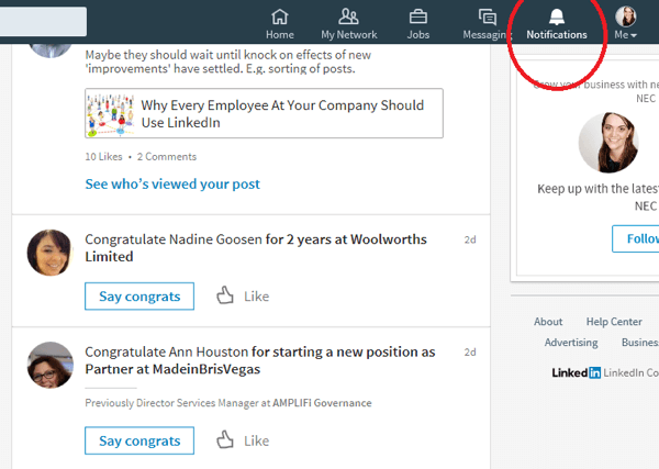 Når du klikker på Varslingsikonet, viser LinkedIn tilkoblinger som nylig har hatt en spesiell anledning.