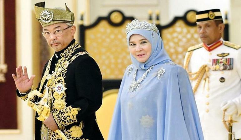 Overraskelsesbesøk fra dronningen av Malaysia til Establishment Osman-settet