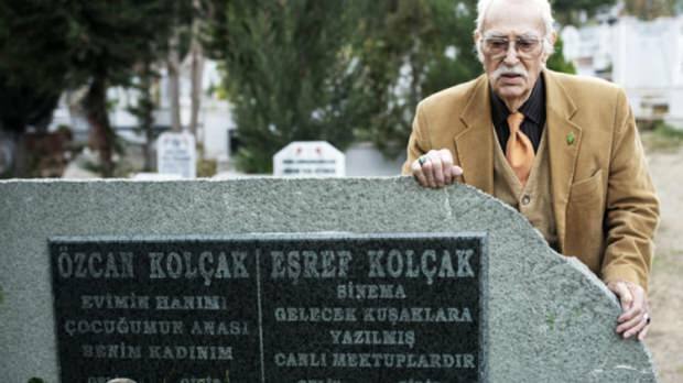 Det ble holdt en begravelse for Eşref Kolçak