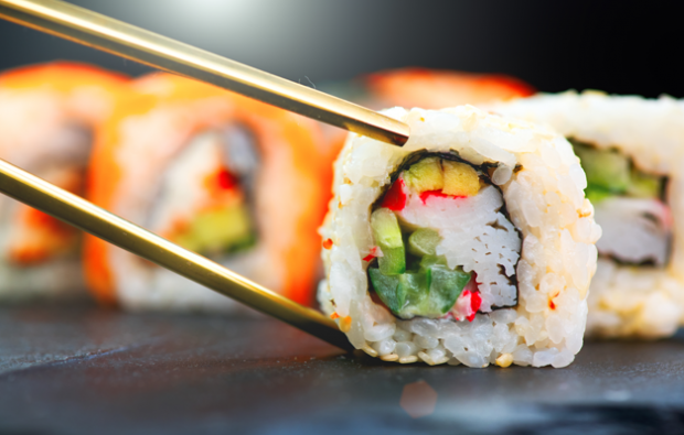 hvordan spise sushi