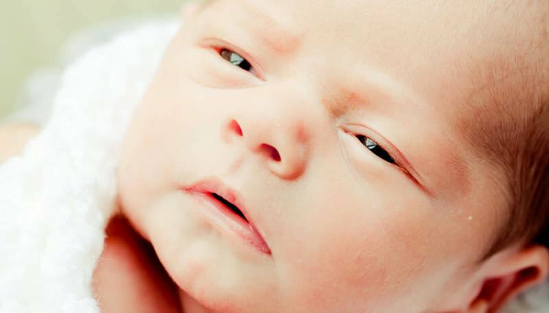 Når blir øyenfargen til babyer tydelig? Når blir øyenfargen til babyene bestemt?