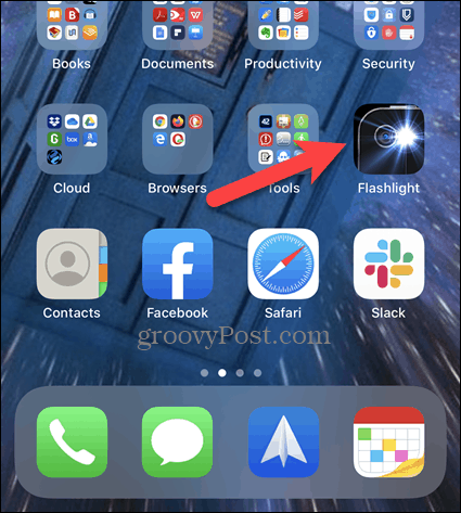 Trykk lenge på et ikon på startskjermen til iPhone