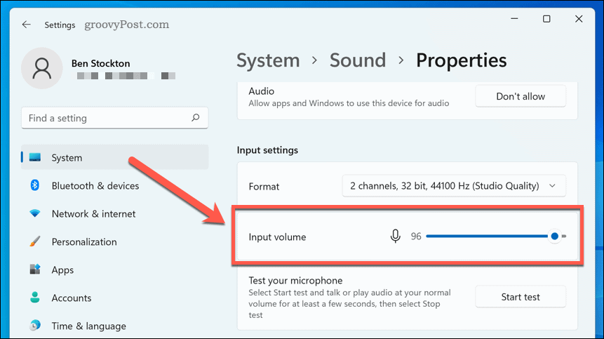 Konfigurere mikrofonvoluminnstillinger på Windows 11