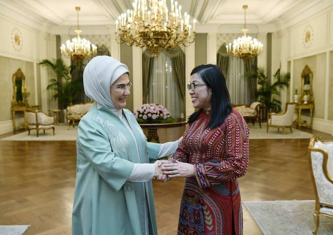 First Lady Erdoğan og statsministeren i Vietnam